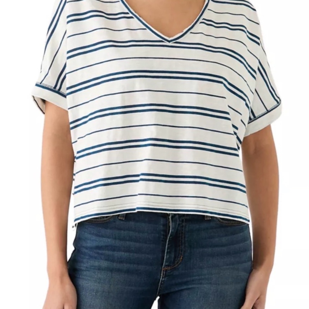 Casual Striped Navy and White Crop Top
